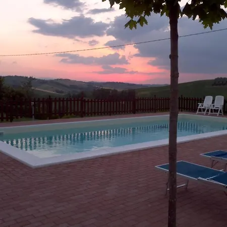 Sleeps 4 Pool Wifi *