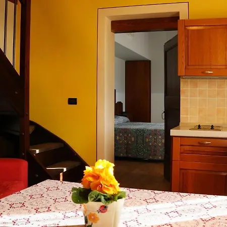 Sleeps 4 Pool Wifi Daire *